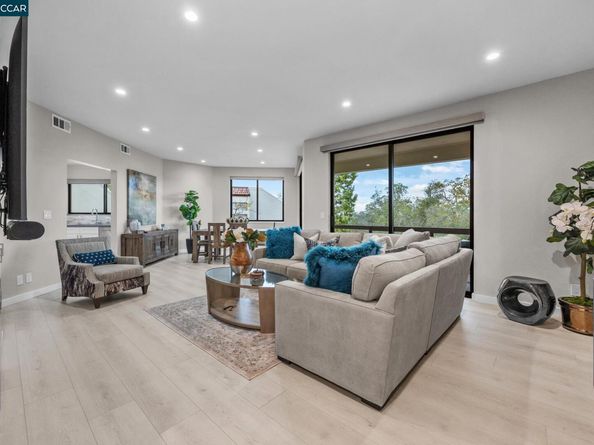 3535 Terra Granada Dr 1B, Walnut Creek CA 94595