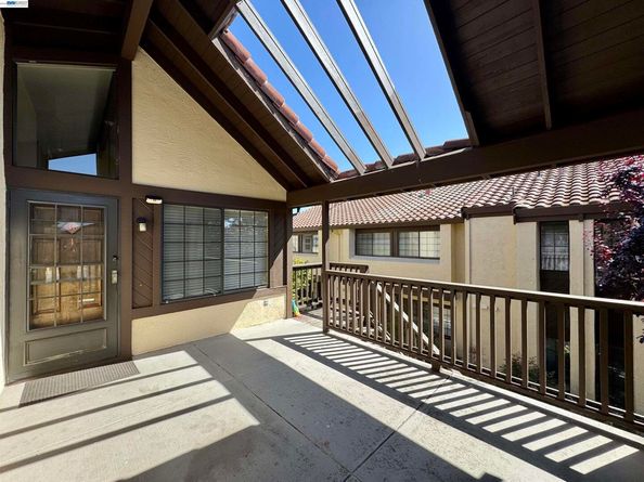 14382 Outrigger Dr, San Leandro CA 94577