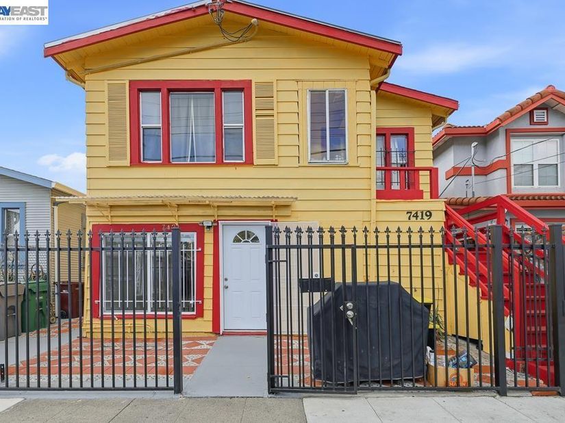 7419-7421 Hillside St, Oakland CA 94605
