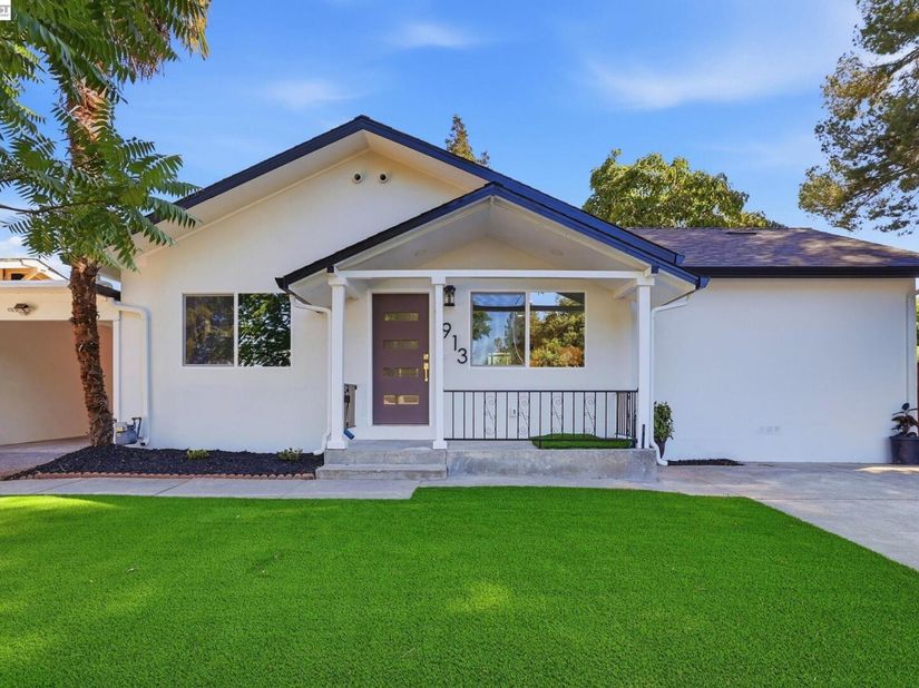 1913 W Middlefield Rd, Mountain View CA 94043