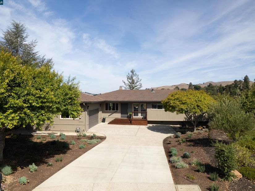 158 Fairfield Pl, Moraga CA 94556