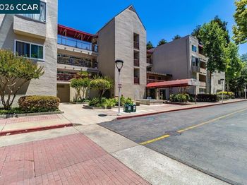 3173 Wayside Plaza