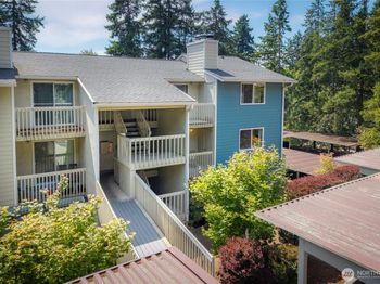 9474 Redmond-Woodinville Road NE