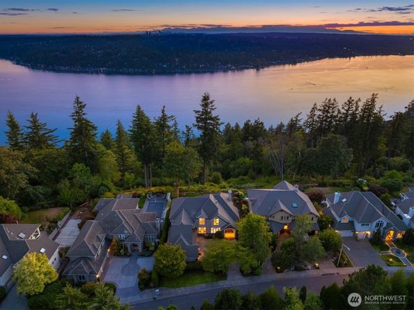 2451 204th Terrace NE, Sammamish WA 98074