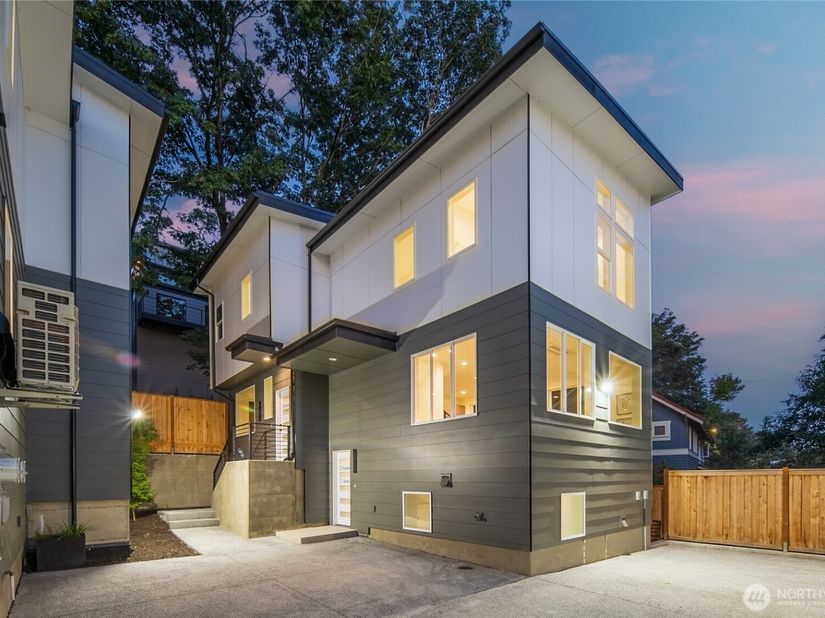 1804 28th Avenue S, Seattle WA 98144