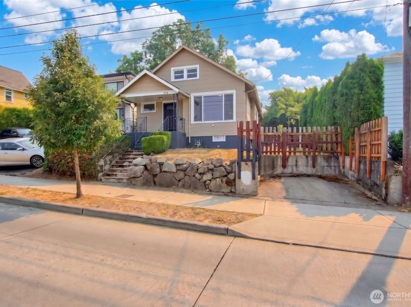 916 23rd Avenue S, Seattle WA 98144