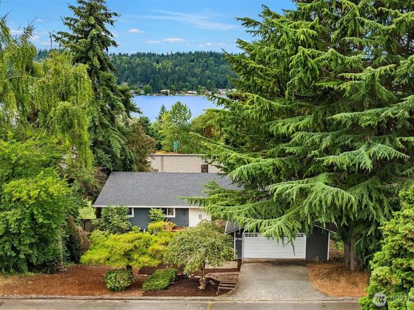 5761 110th Ave SE, Bellevue WA 98006