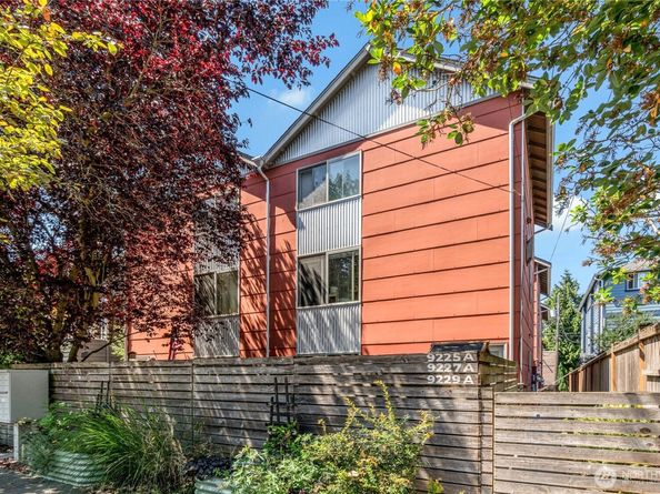 9229 17th Avenue SW A, Seattle WA 98106