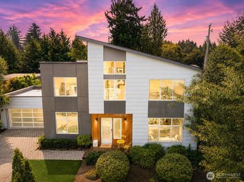 10718 15th Avenue NE