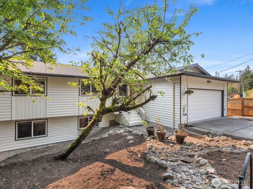 10830 Lake View Drive, Lake Stevens WA 98258