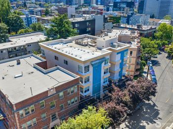 717 E Denny Way