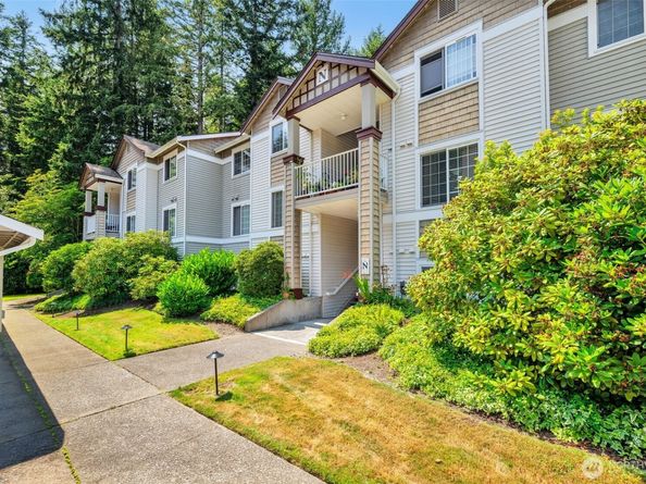 25235 SE Klahanie Boulevard N102, Sammamish WA 98029