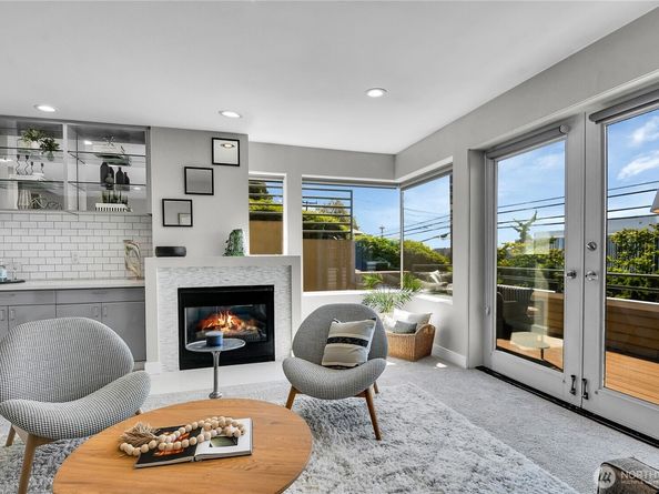 1202 Lakeview Boulevard E 1, Seattle WA 98102