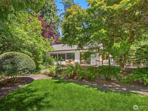 676 Park Avenue NE, Bainbridge Island WA 98110