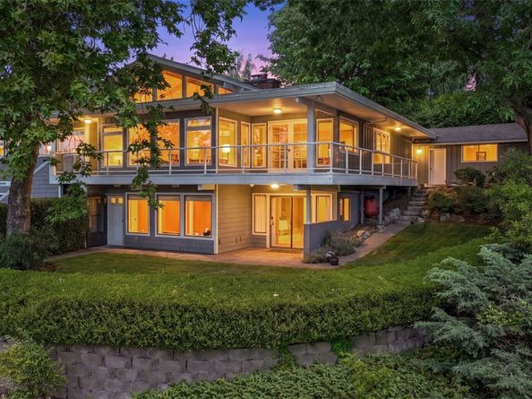 18744 Kenlake Place NE, Kenmore WA 98028