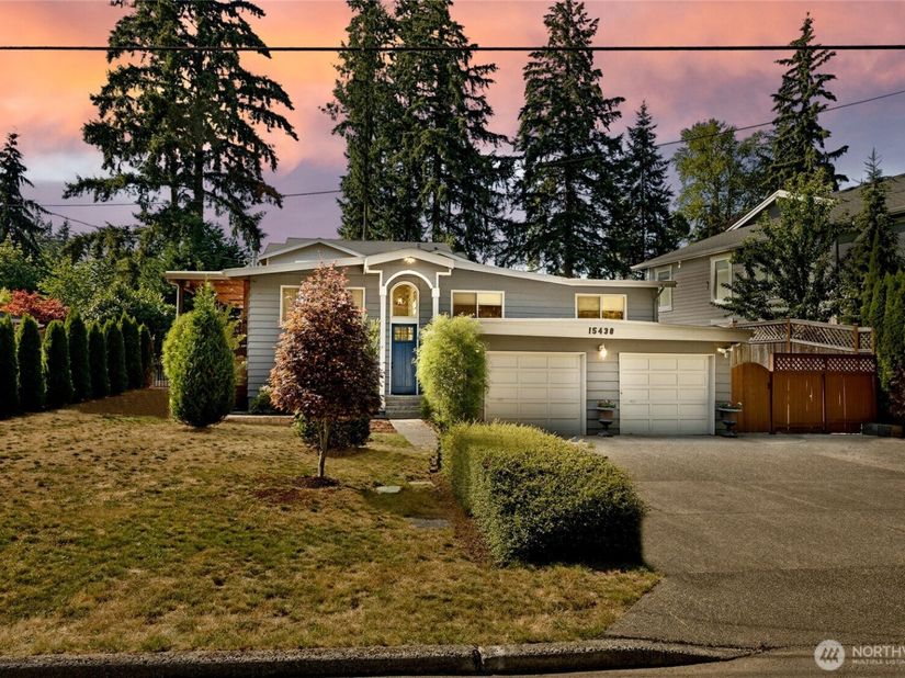 15438 SE 42nd Street, Bellevue WA 98006
