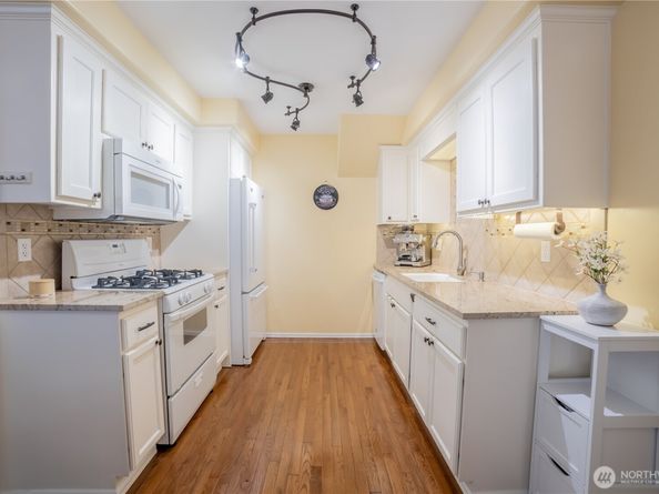 15633 44th Avenue W B1, Lynnwood WA 98087