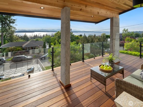 7602 44th Avenue SW, Seattle WA 98136