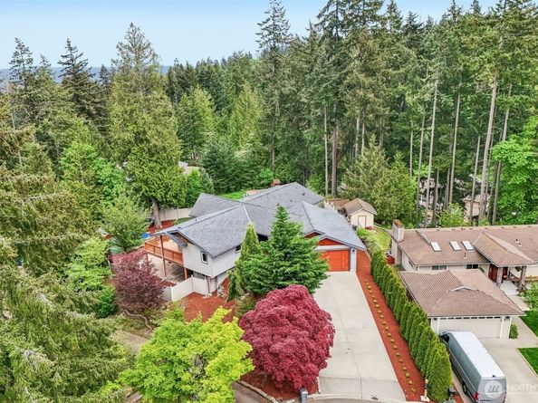15831 SE 43rd Place, Bellevue WA 98006