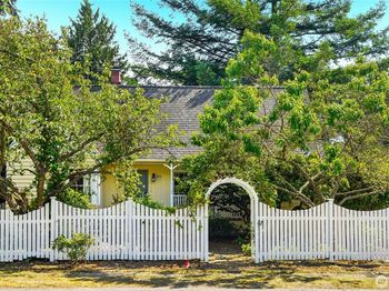 739 N 165th Street