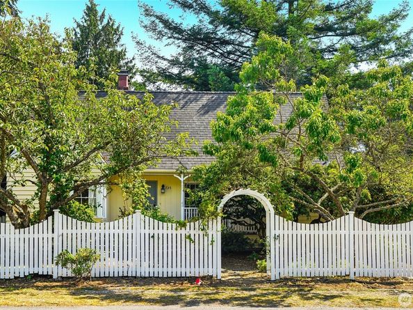 739 N 165th Street, Shoreline WA 98133