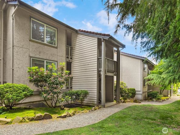 12715 NE 120th Street C3, Kirkland WA 98034