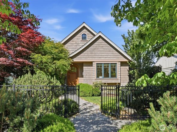 5937 37th Avenue SW, Seattle WA 98126
