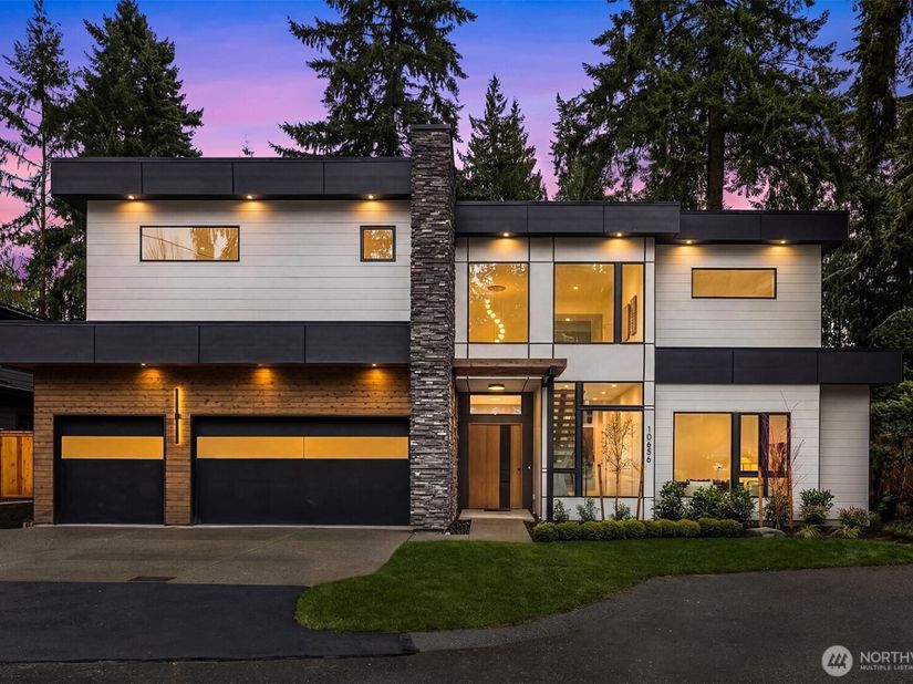 10656 Woodhaven Lane, Bellevue WA 98004