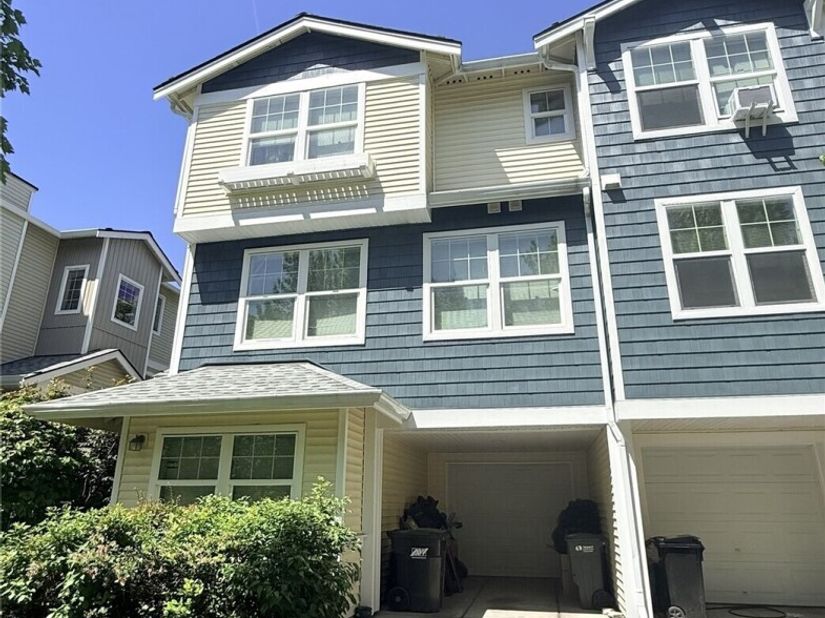 6825 Holly Park Drive S, Seattle WA 98118