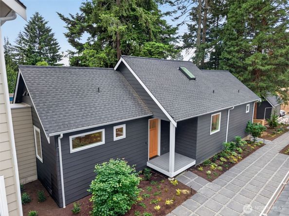 11737 40th Avenue NE B, Seattle WA 98125