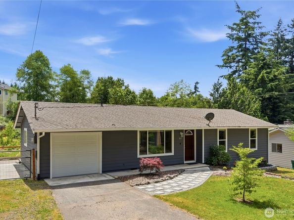847 NE Michelle Court, Bremerton WA 98311