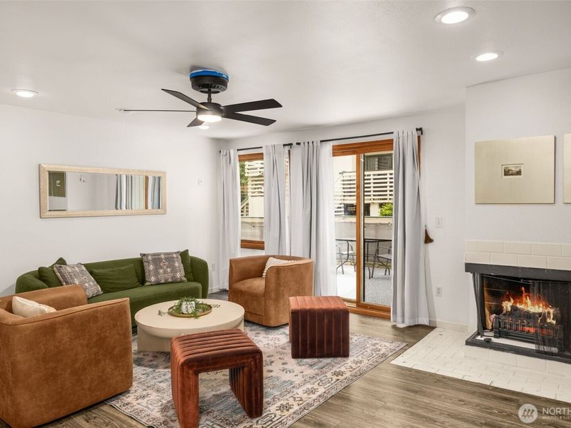 1019 156th Avenue NE B2, Bellevue WA 98007