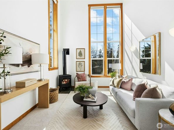 115 Hall Brothers Loop NE 208, Bainbridge Island WA 98110
