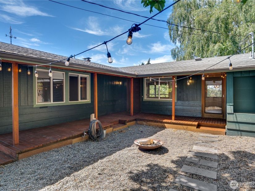 1127 Perry Avenue, Bremerton WA 98310