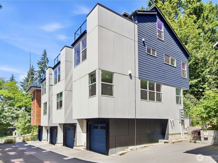 16616 NE 85th St, Redmond WA 98052