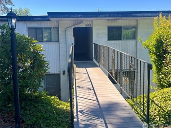1020 S 230TH Street