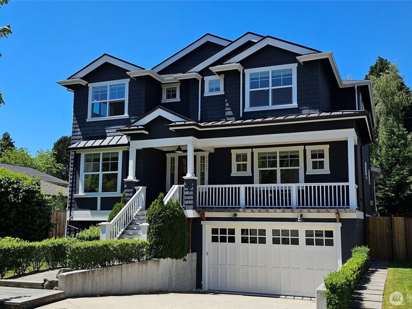 5027 48th Avenue NE, Seattle WA 98105