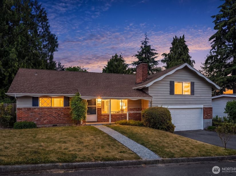 4504 S 163rd Place, Tukwila WA 98188