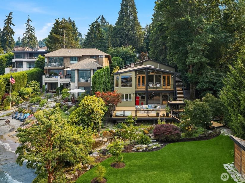 9418 SE 33rd Street, Mercer Island WA 98040