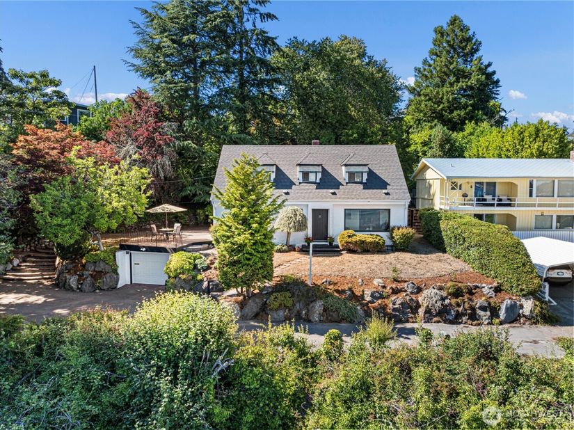 830 Merrill Place W, Bremerton WA 98312