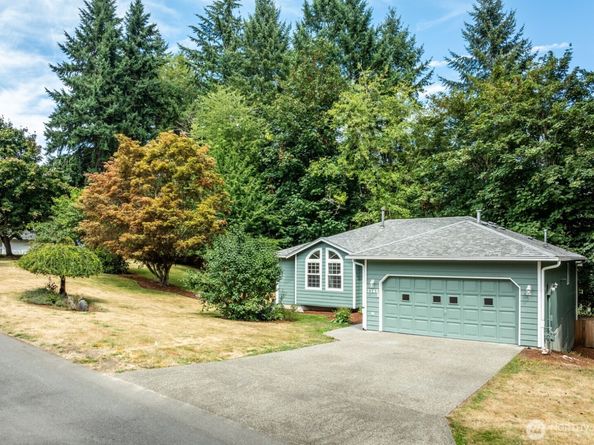 2343 Steamboat Loop E, Port Orchard WA 98366
