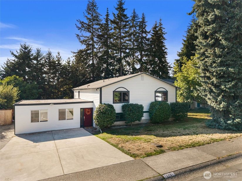 13701 115th Avenue NE, Kirkland WA 98034
