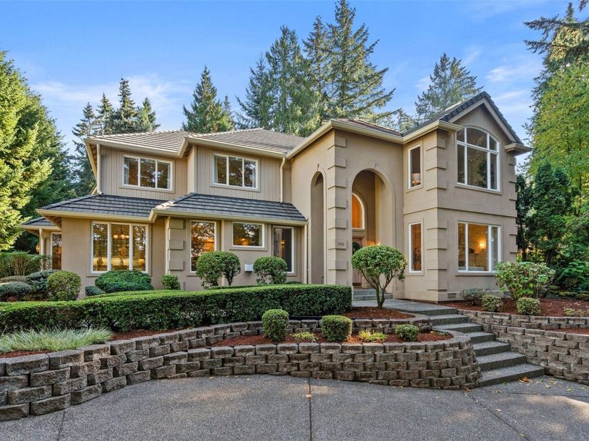 5426 Lake Washington Boulevard SE, Bellevue WA 98006