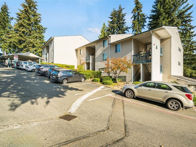 17431 Ambaum Boulevard S A6, Burien WA 98148