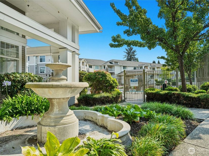 2244 132nd Avenue SE B208, Bellevue WA 98005