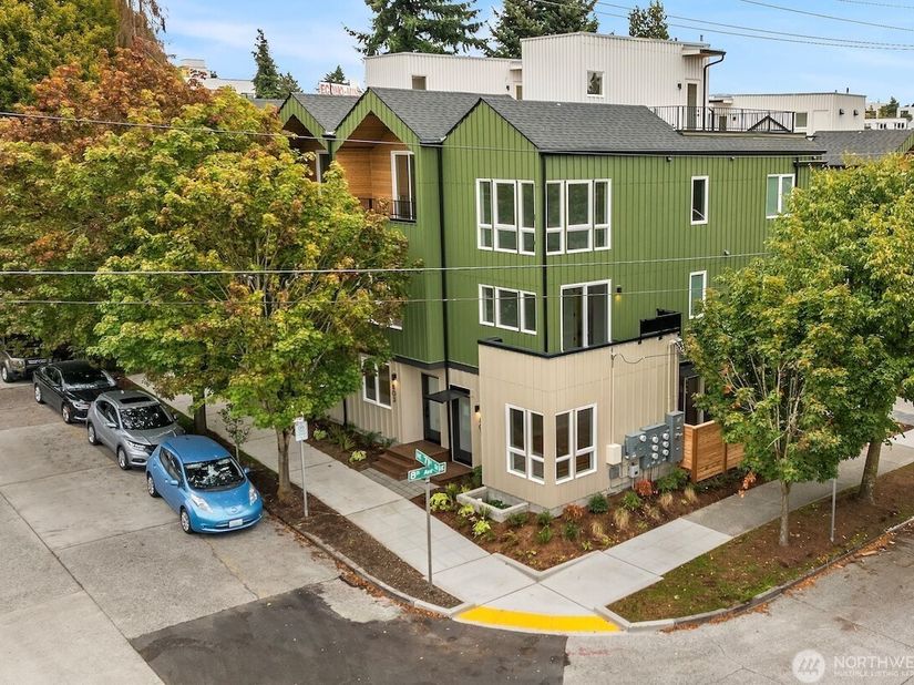 803 NE 71st Street, Seattle WA 98115