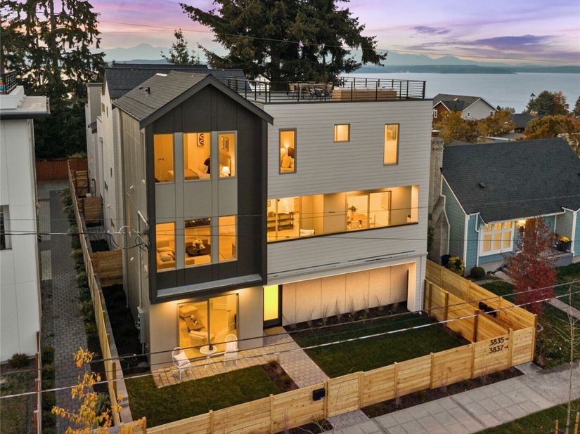 3839 54th Avenue SW, Seattle WA 98116