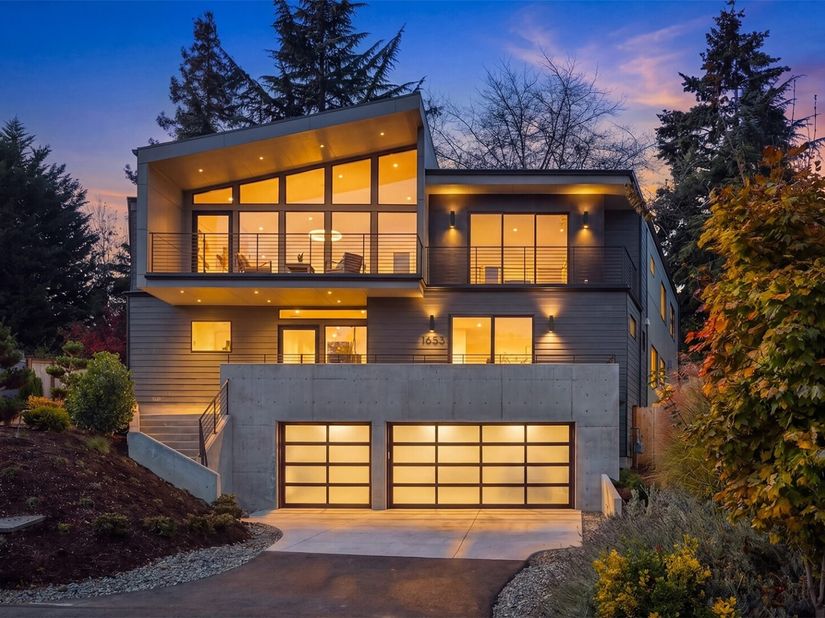 1653 105th Avenue SE, Bellevue WA 98004