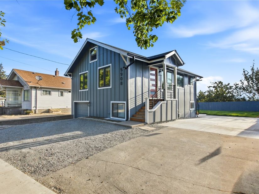 5908 Beacon Avenue, Seattle WA 98108