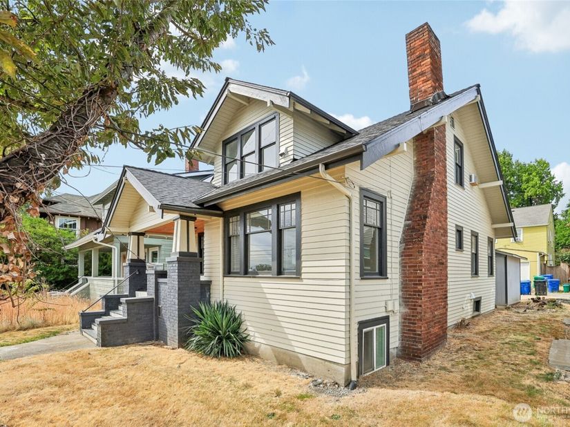 4545 5th Avenue NE, Seattle WA 98105